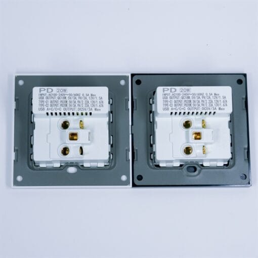 Mặt ổ cắm vuông tích hợp cổng USB - Ảnh 3